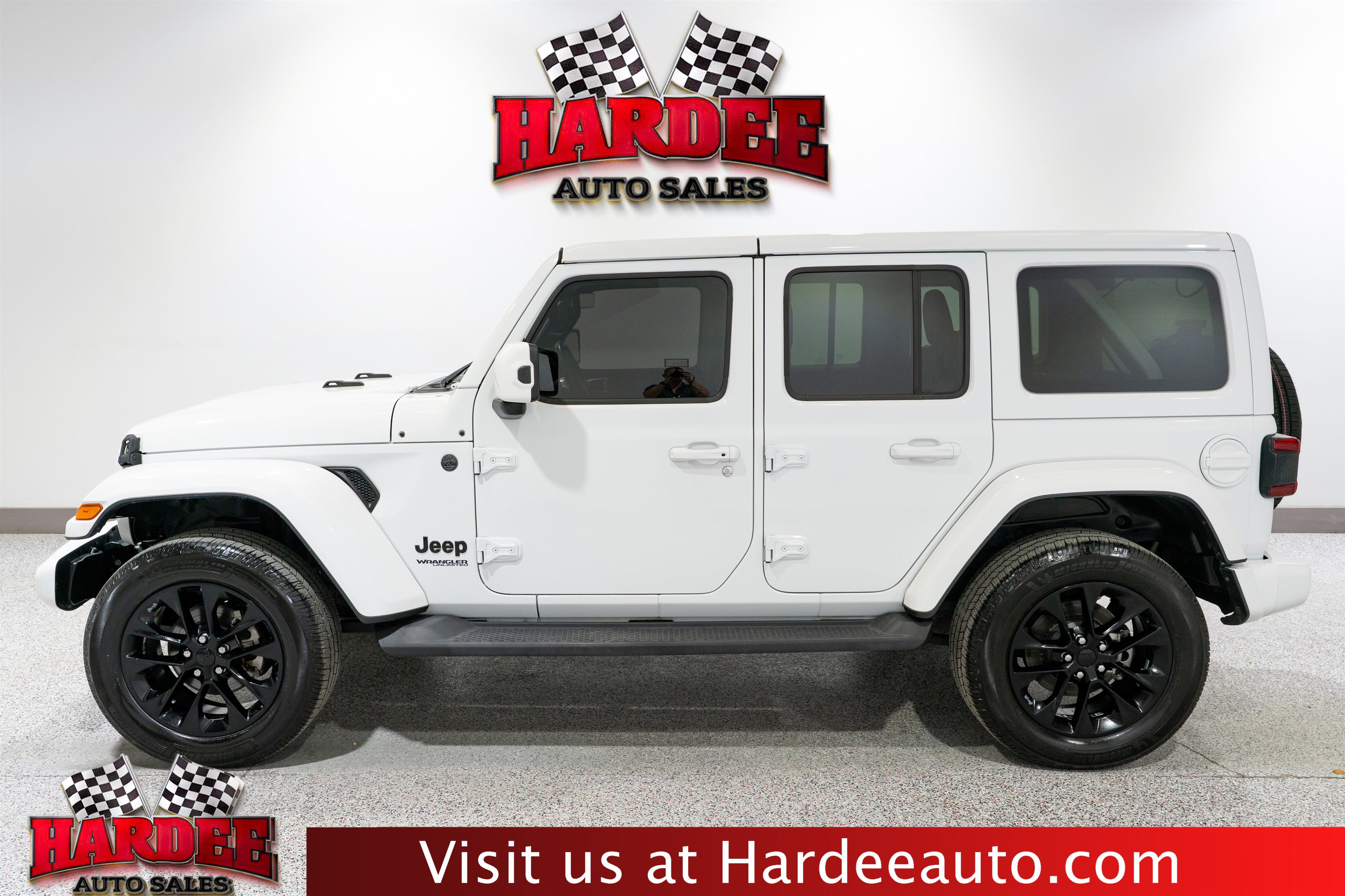 Used 2020 Jeep Wrangler Unlimited Sahara AWD/4WD image 1
