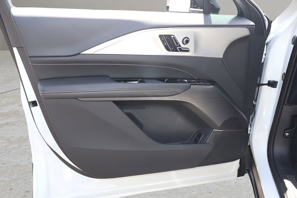 Certified 2024 Cadillac Lyriq Tech RWD image 9