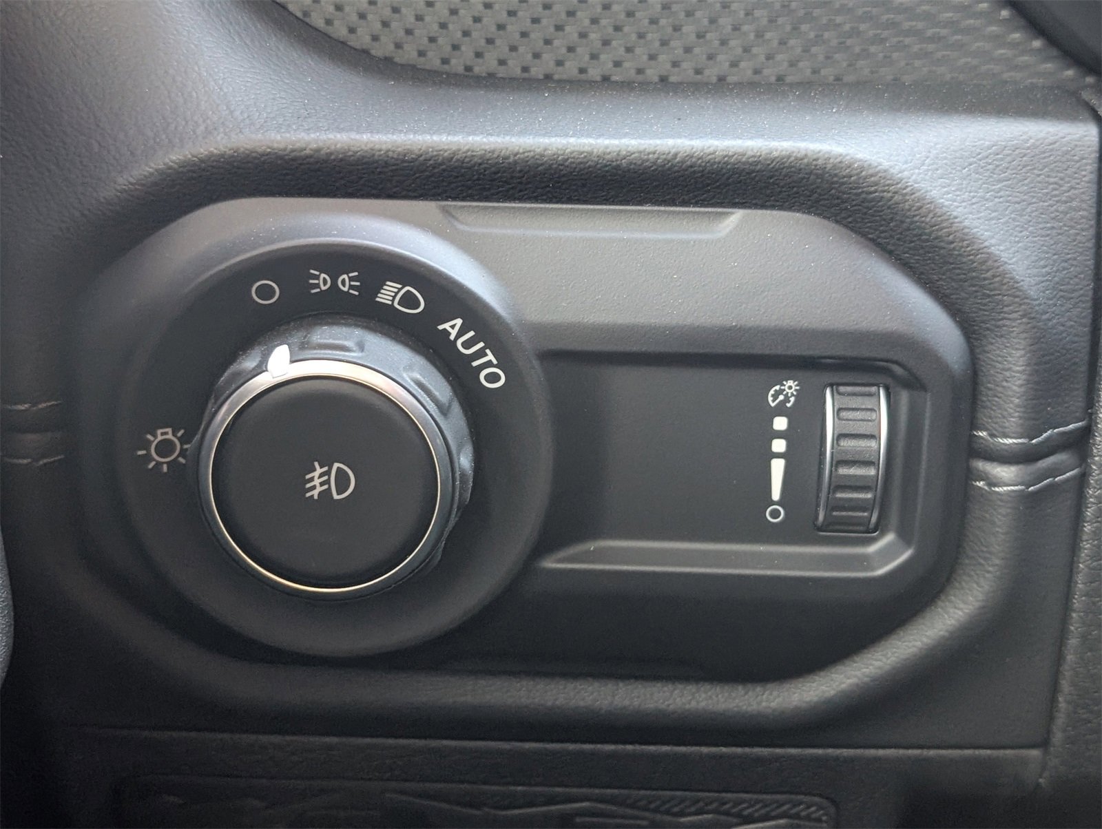 Used 2024 Jeep Wrangler Rubicon image 23