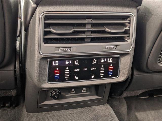 Certified 2025 Audi Q8 Prestige image 19