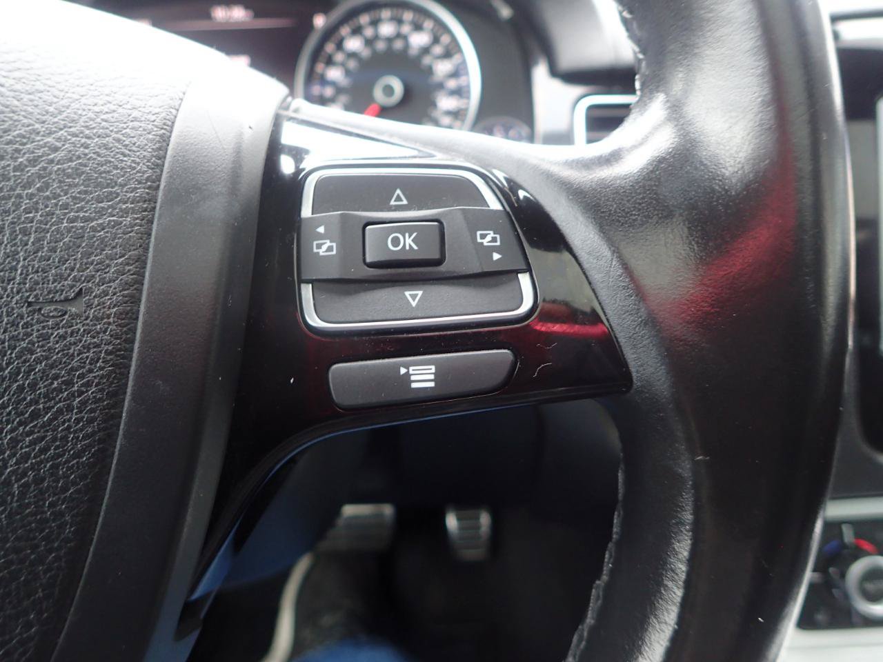 Used 2014 Volkswagen Touareg VR6 AWD/4WD image 17