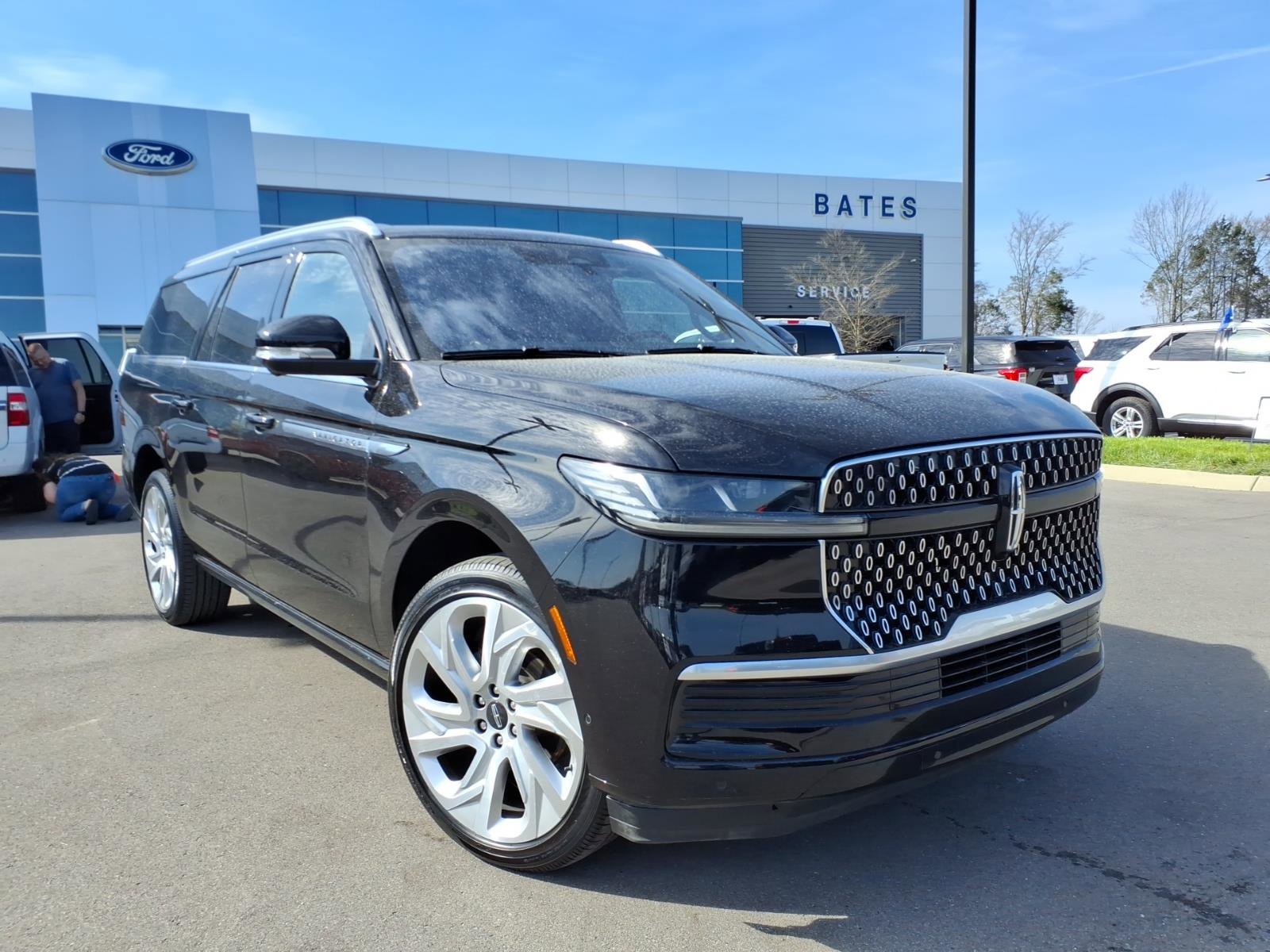 Used 2025 Lincoln Navigator L Reserve image 1