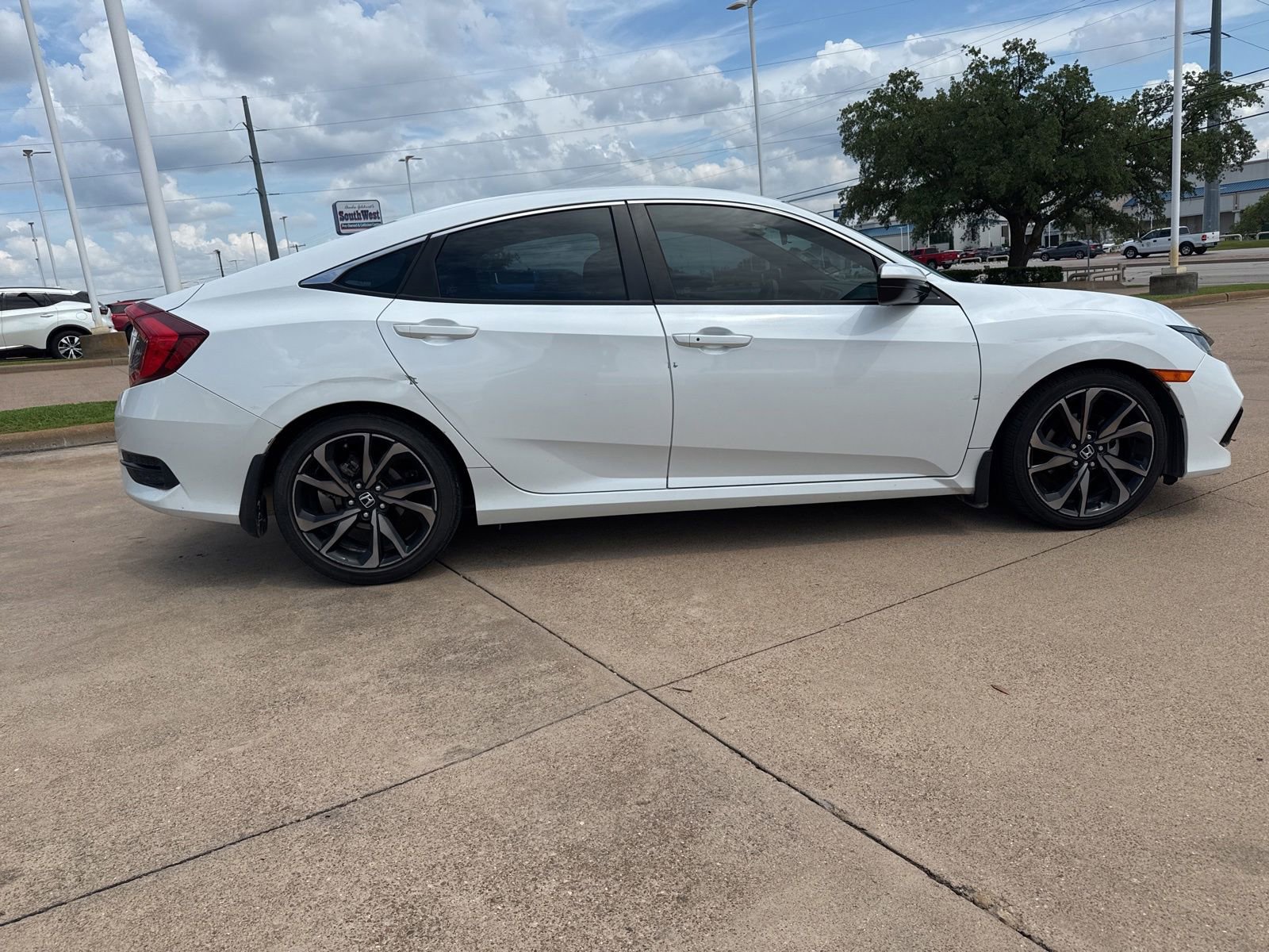 Used 2021 Honda Civic Sport image 8