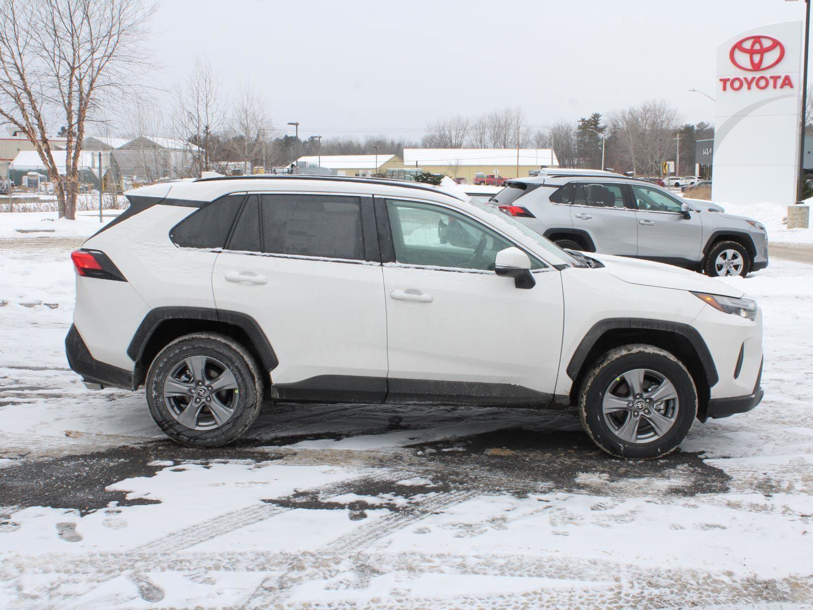 New 2025 Toyota RAV4 XLE image 4