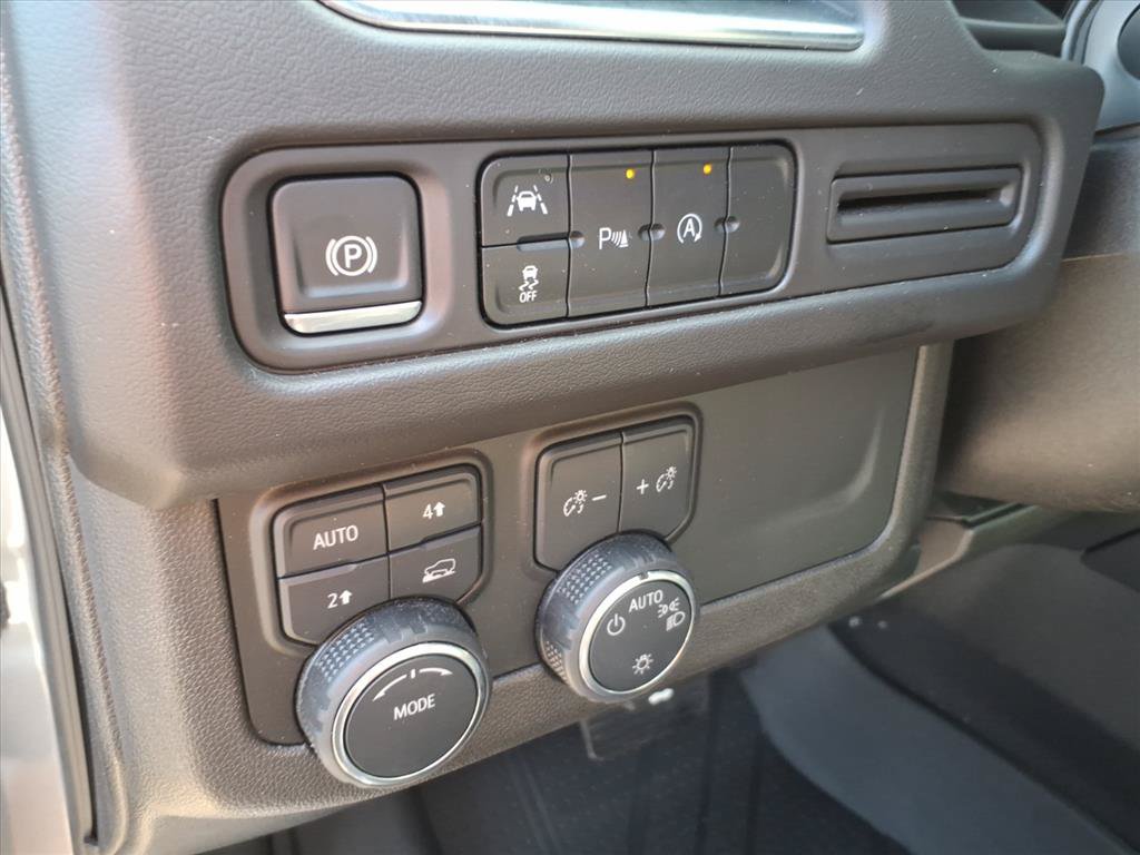 Used 2024 Chevrolet Tahoe LT AWD/4WD image 22