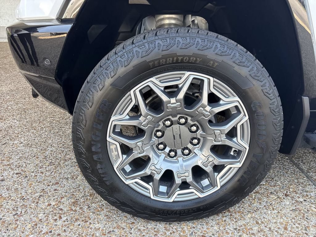 Certified 2025 GMC Hummer EV 3X AWD/4WD image 34