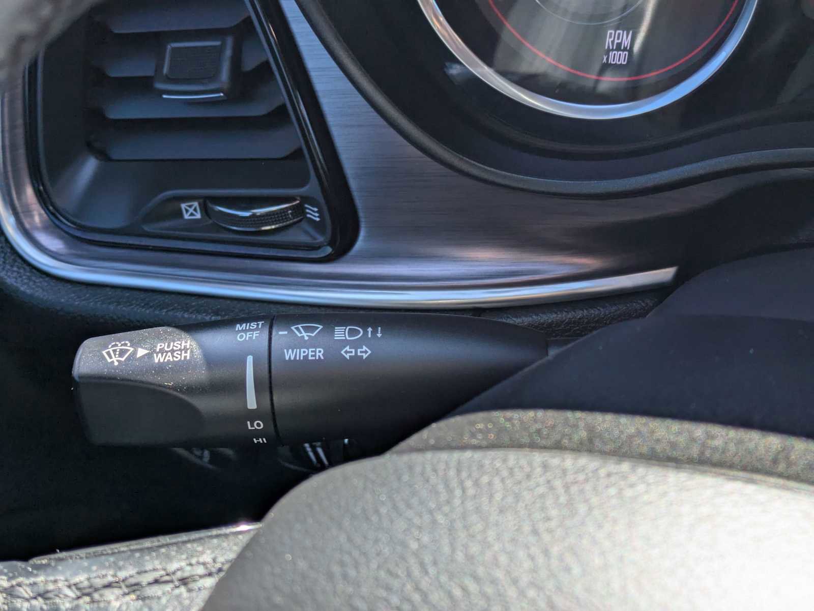 Used 2018 Dodge Challenger R/T image 25