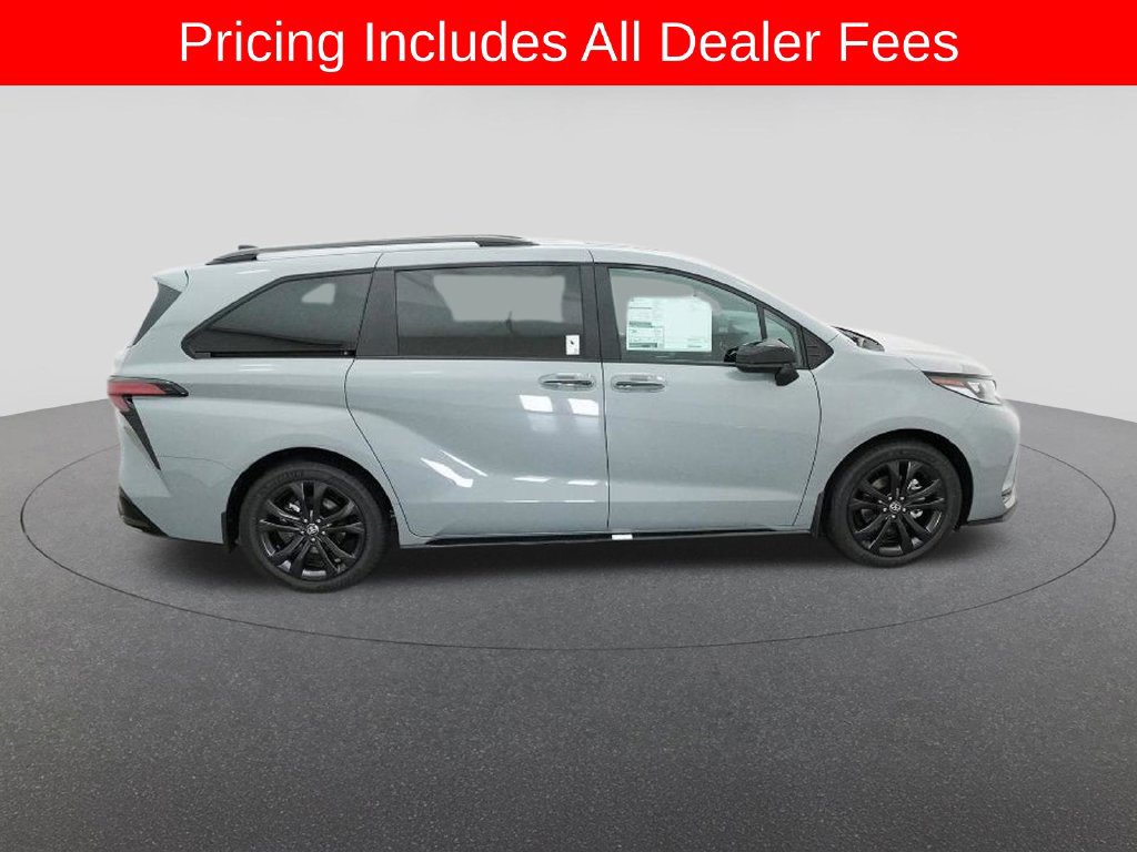New 2026 Toyota Sienna XSE FWD image 11