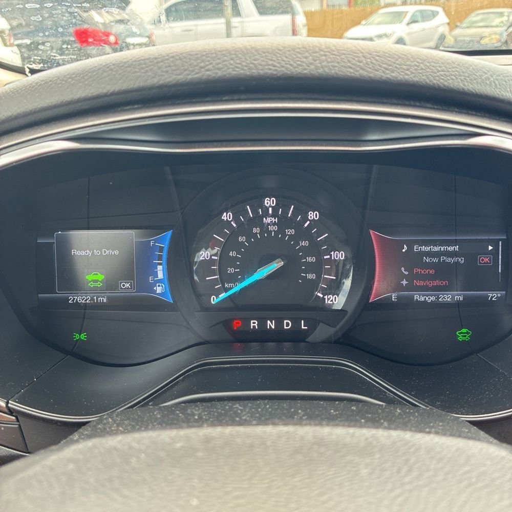 Used 2019 Ford Fusion SE FWD image 7