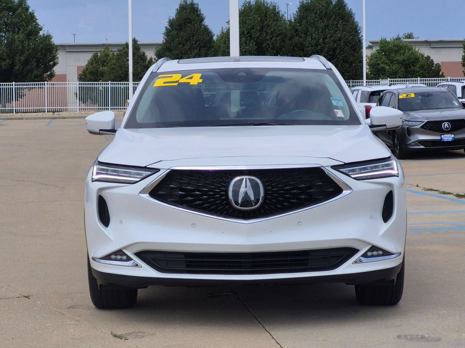 Used 2024 Acura MDX w/ Advance Package AWD/4WD image 3