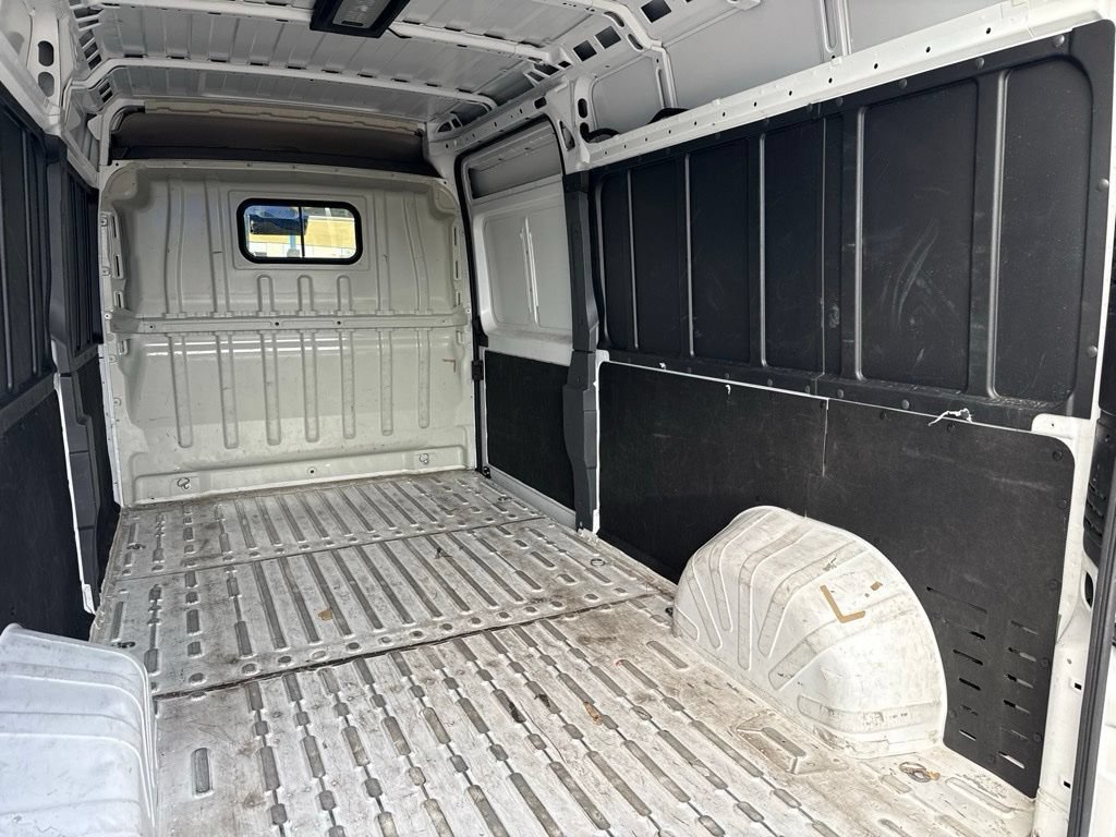 Used 2024 RAM ProMaster 2500 w/ Convenience Group FWD image 17