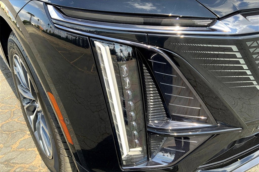 New 2026 Cadillac Lyriq Sport image 14