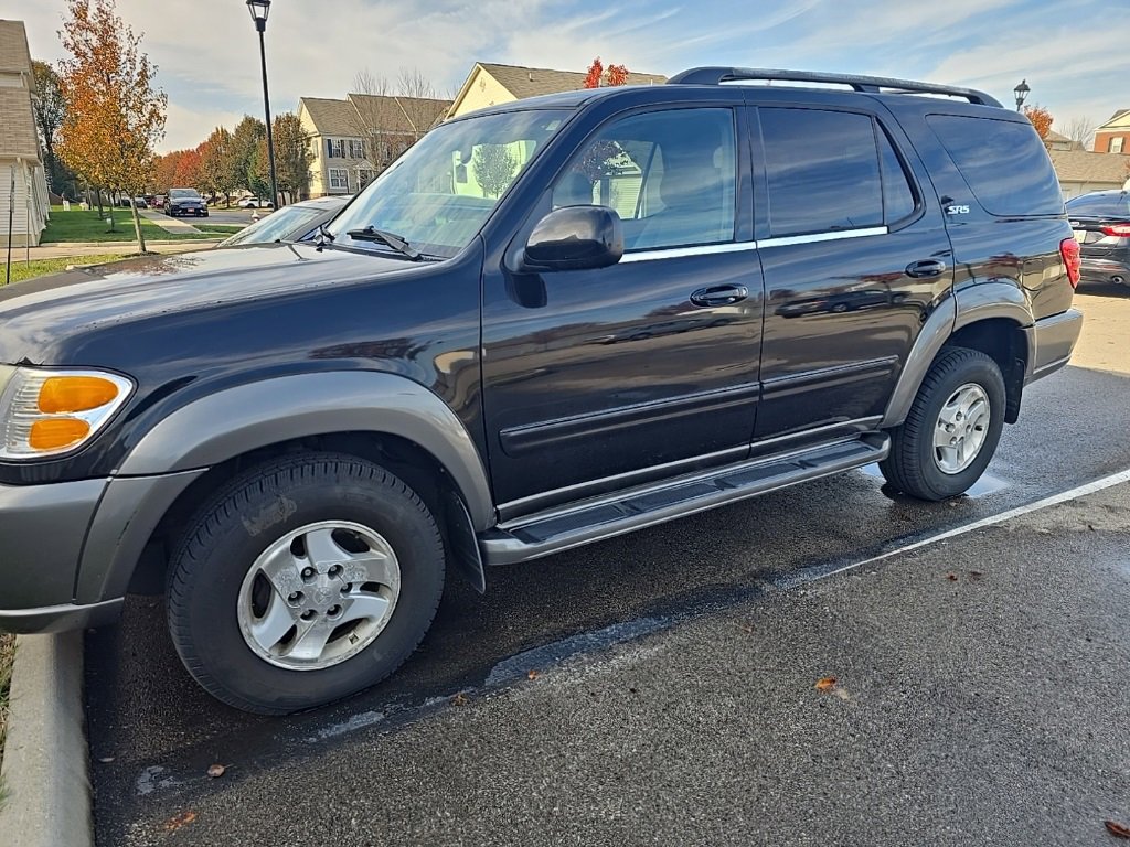 Used 2004 Toyota Sequoia SR5 image 8
