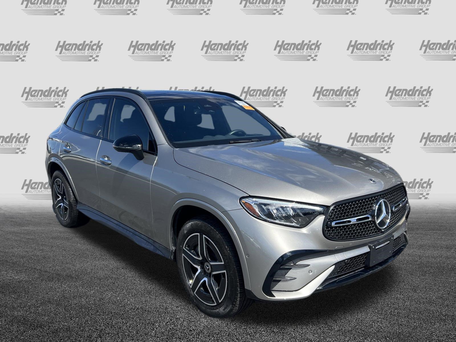 Used 2024 Mercedes-Benz GLC 300 4MATIC w/ AMG Line image 2