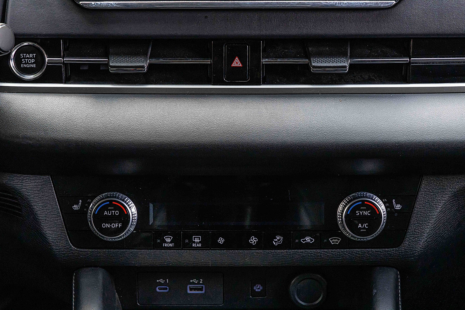 Used 2024 Mitsubishi Outlander AWD image 13