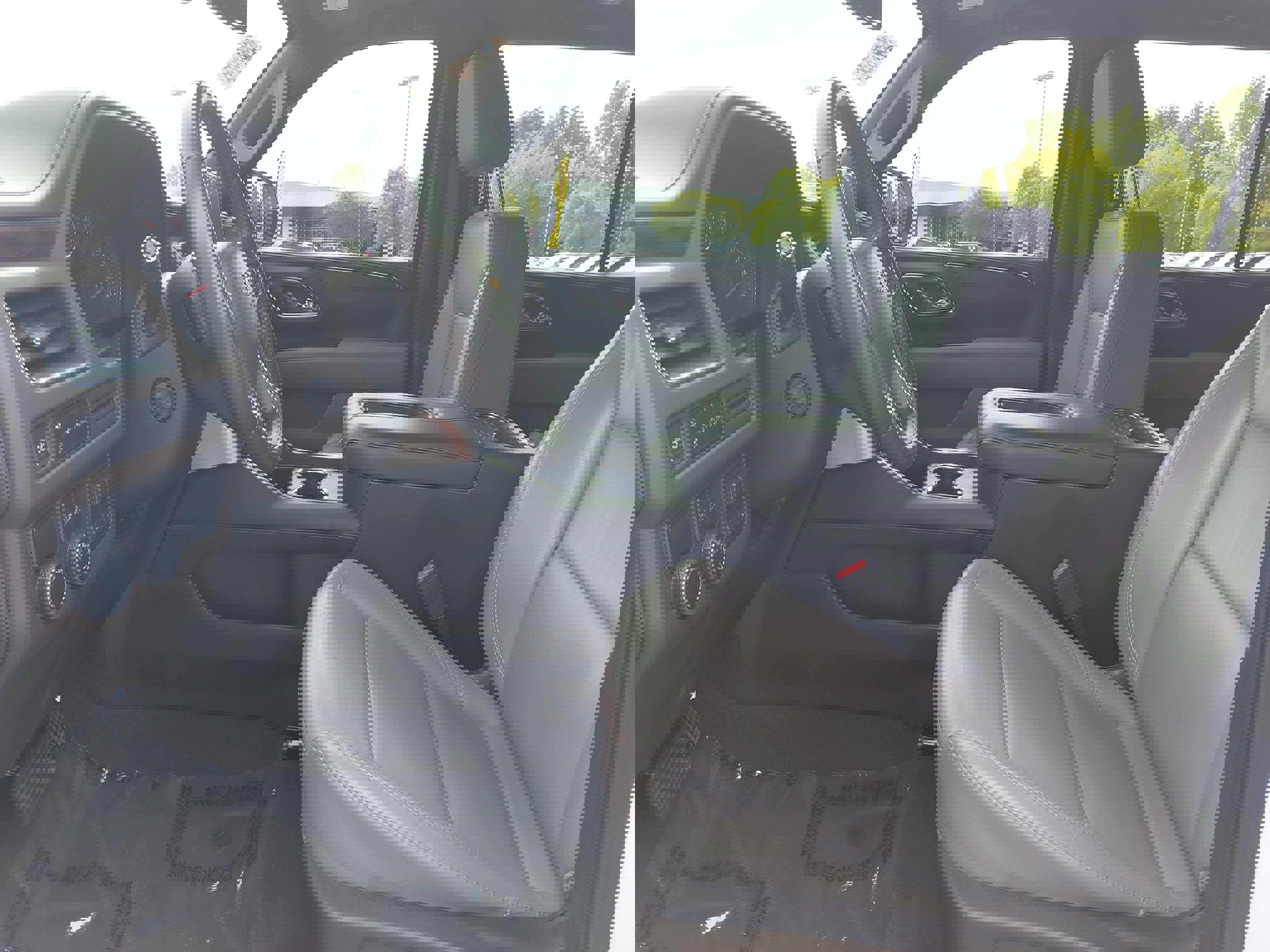 Used 2021 Chevrolet Tahoe LT w/ LT Signature Package image 16