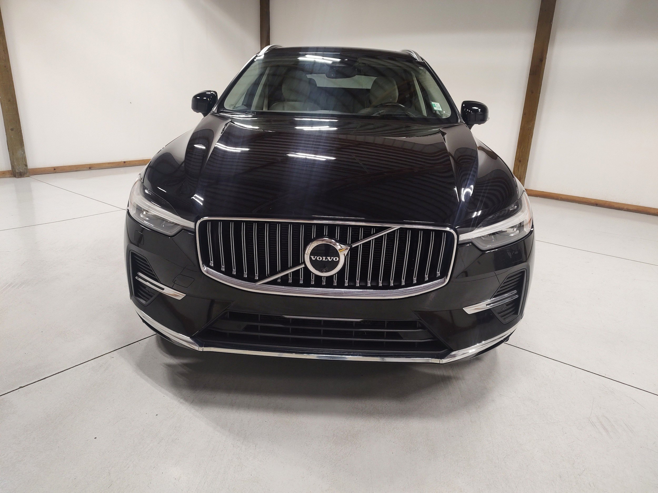 Used 2022 Volvo XC60 B6 Inscription w/ Advanced Package AWD/4WD image 3