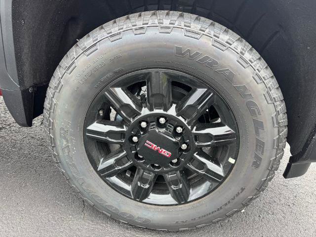 New 2025 GMC Sierra 2500 AT4 w/ AT4 Premium Plus Package image 7