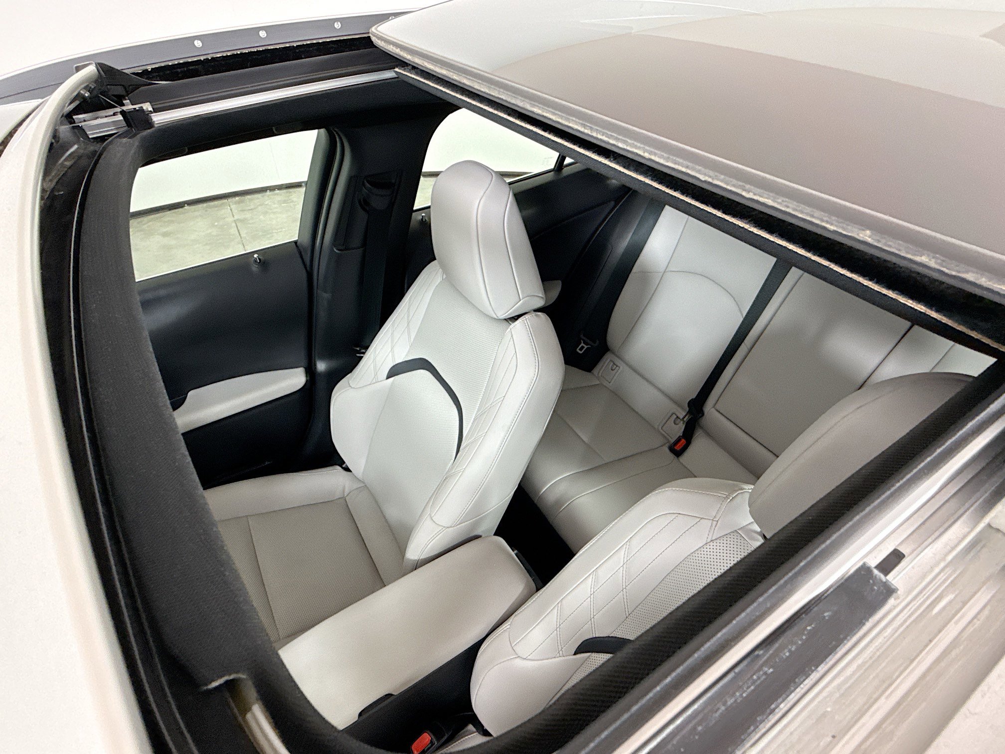 Used 2025 Lexus UX 300h AWD w/ Accessory Package (Z1) image 14