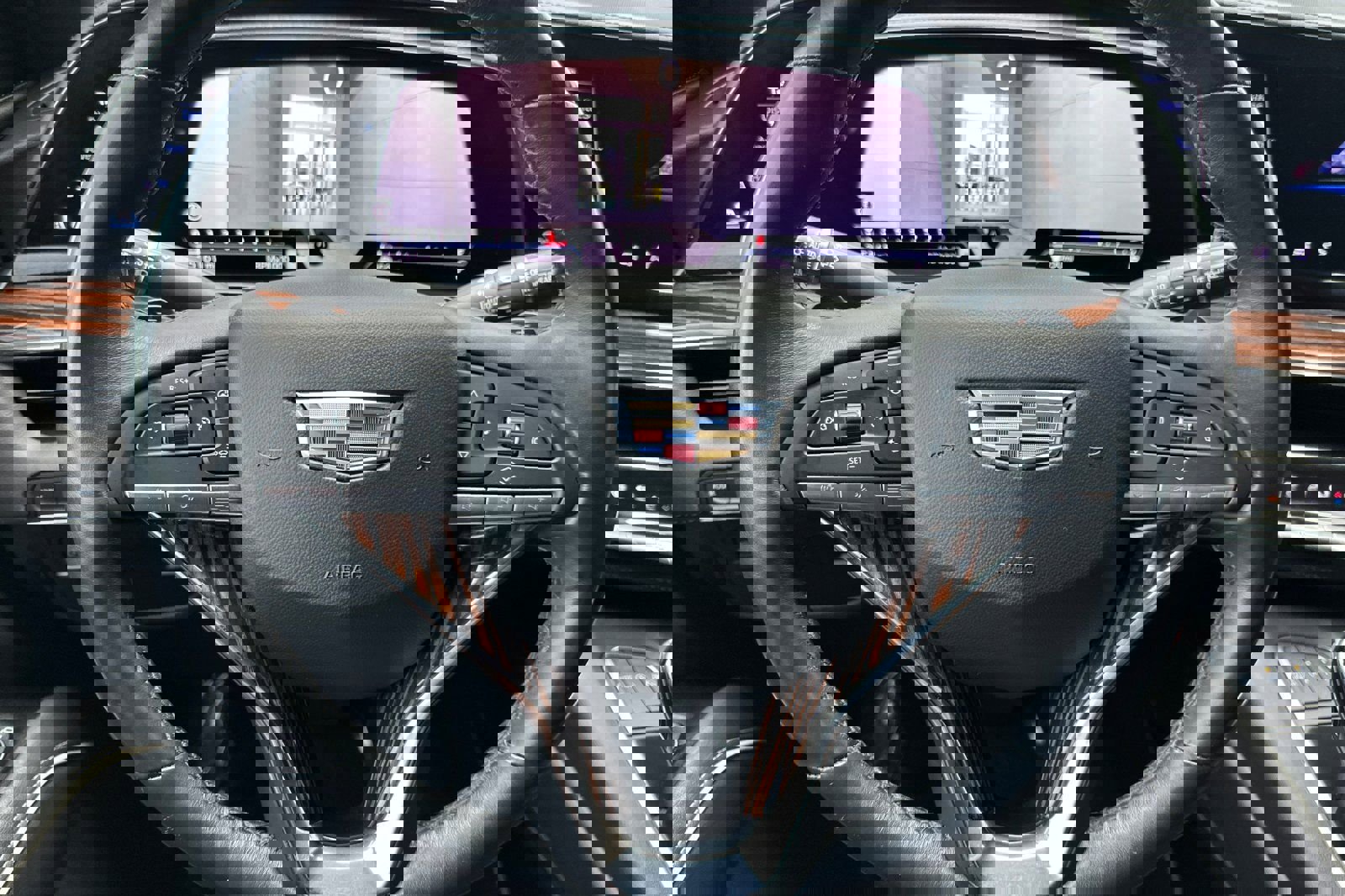 Used 2024 Cadillac Escalade Luxury image 29