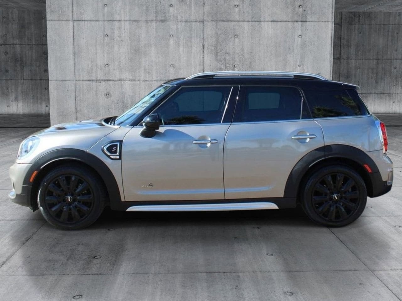 Used 2019 MINI Cooper Countryman S w/ Storage Package AWD/4WD image 2
