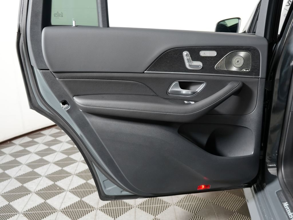 New 2026 Mercedes-Benz GLS 450 4MATIC image 28
