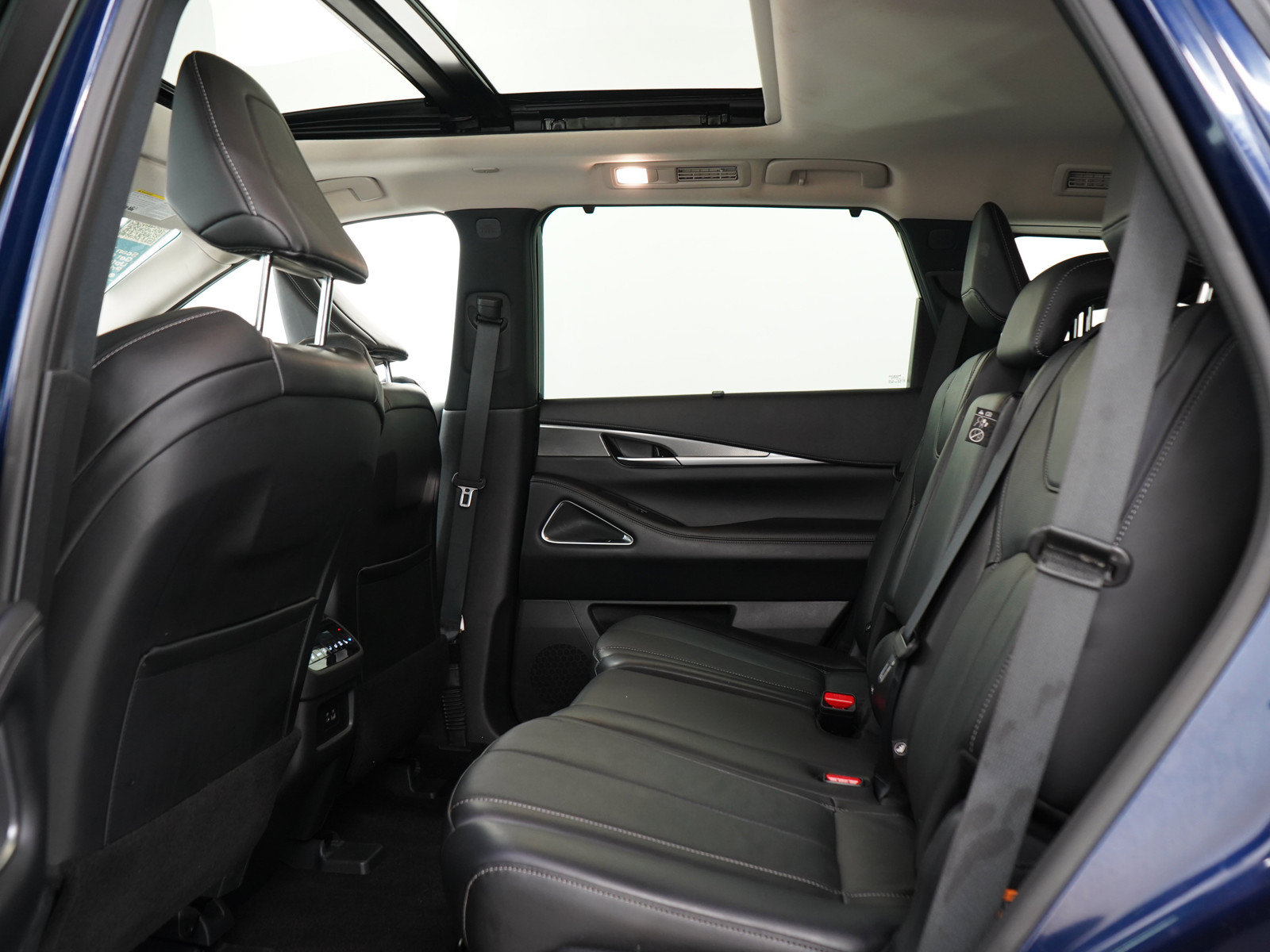 Used 2025 INFINITI QX60 Luxe AWD/4WD image 16