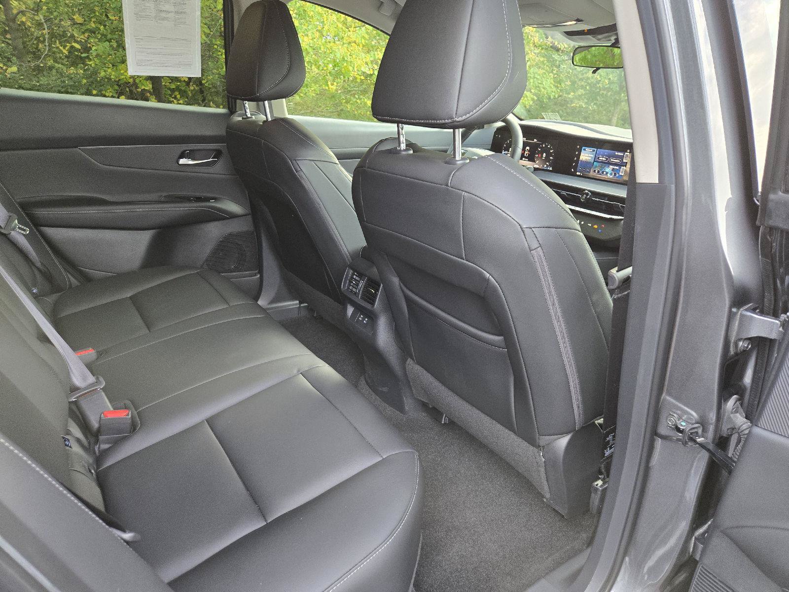 Used 2025 Nissan Murano SV AWD/4WD image 28