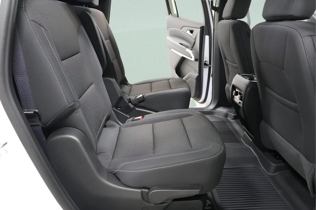 New 2027 Chevrolet Traverse LT w/ Driver Confidence Package FWD image 29