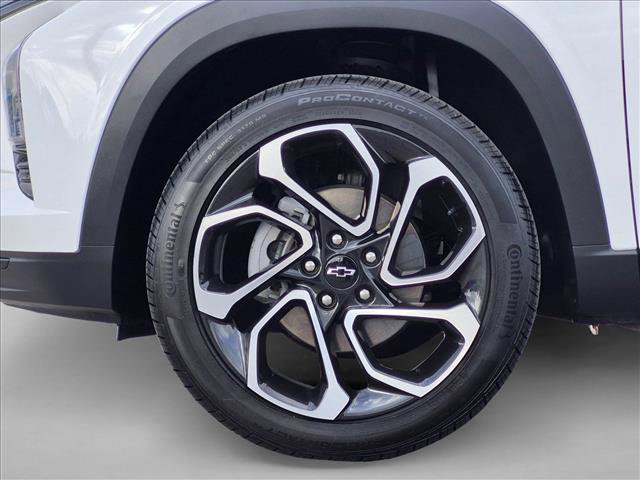 Certified 2025 Chevrolet Trax RS w/ Driver Confidence Package FWD image 24