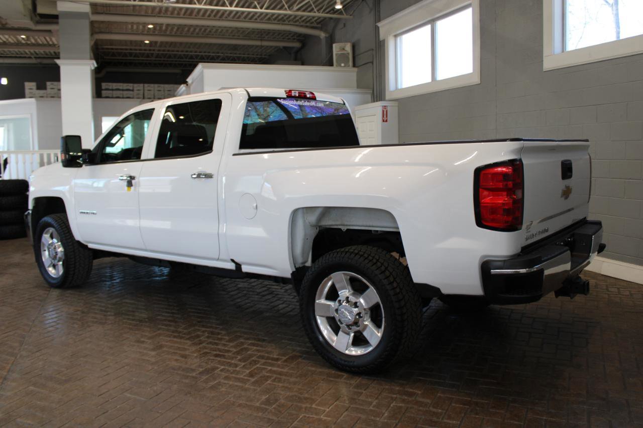 Used 2019 Chevrolet Silverado 2500 W/T w/ Snow Plow Prep Package AWD/4WD image 5