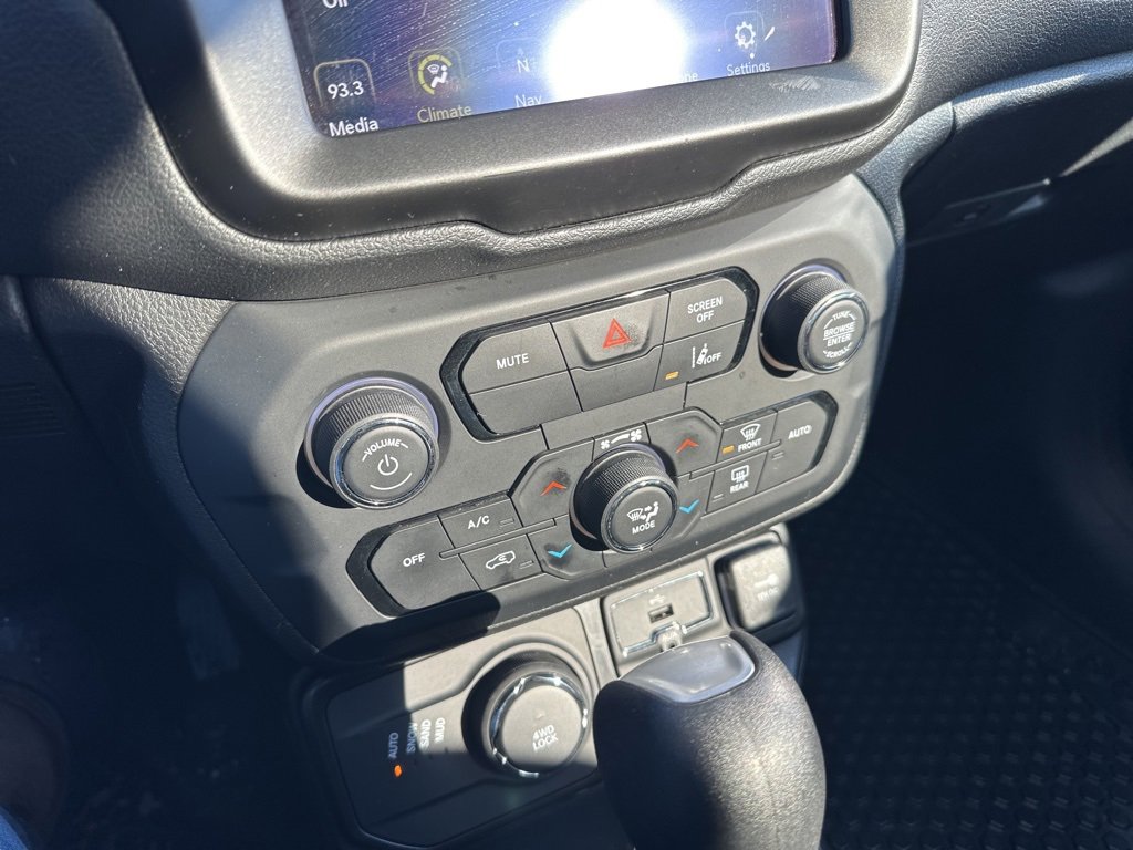 Used 2023 Jeep Renegade Latitude image 20