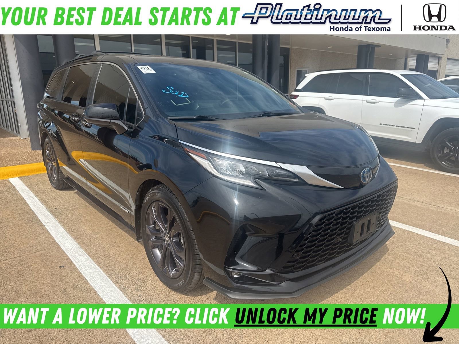 Used 2021 Toyota Sienna XSE image 1