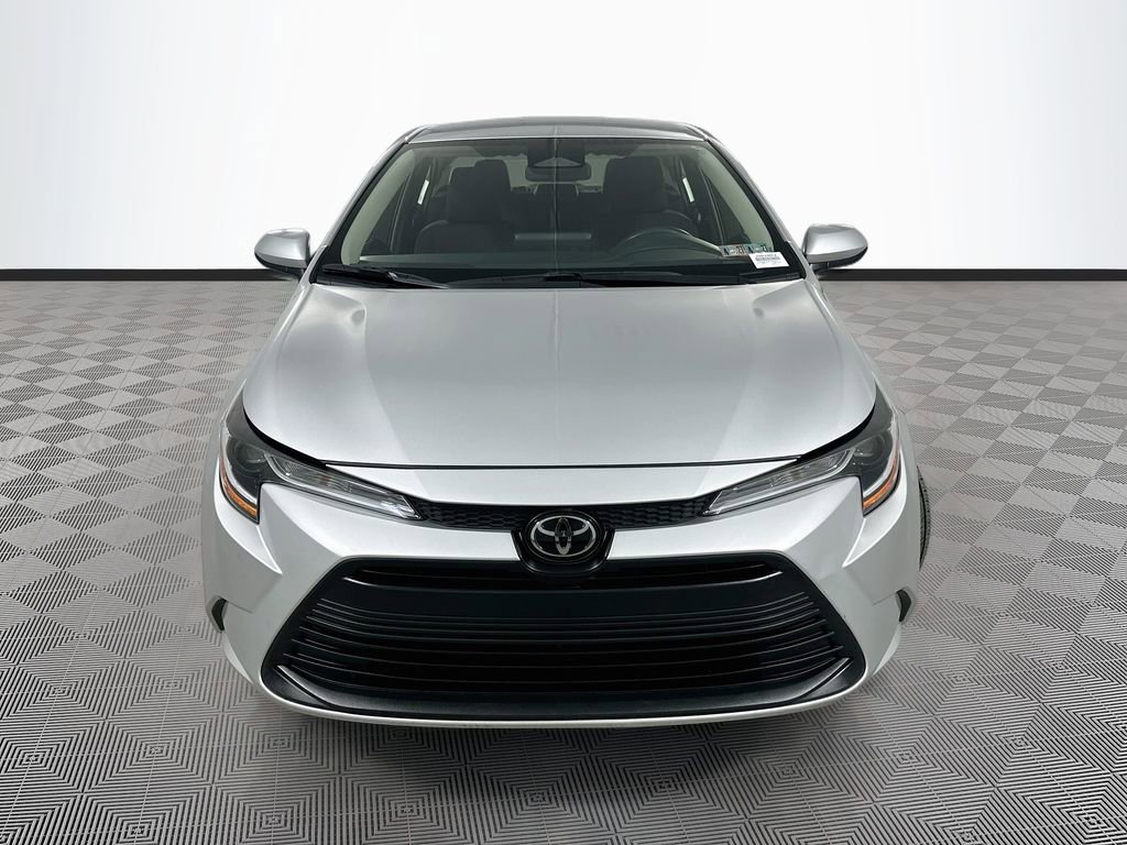 Used 2023 Toyota Corolla LE w/ LE Convenience Package image 2