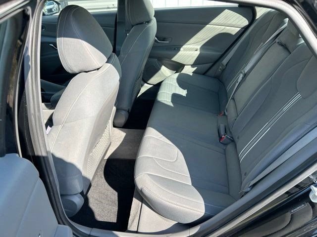Used 2022 Hyundai Elantra SEL w/ Convenience + Premium Package FWD image 39