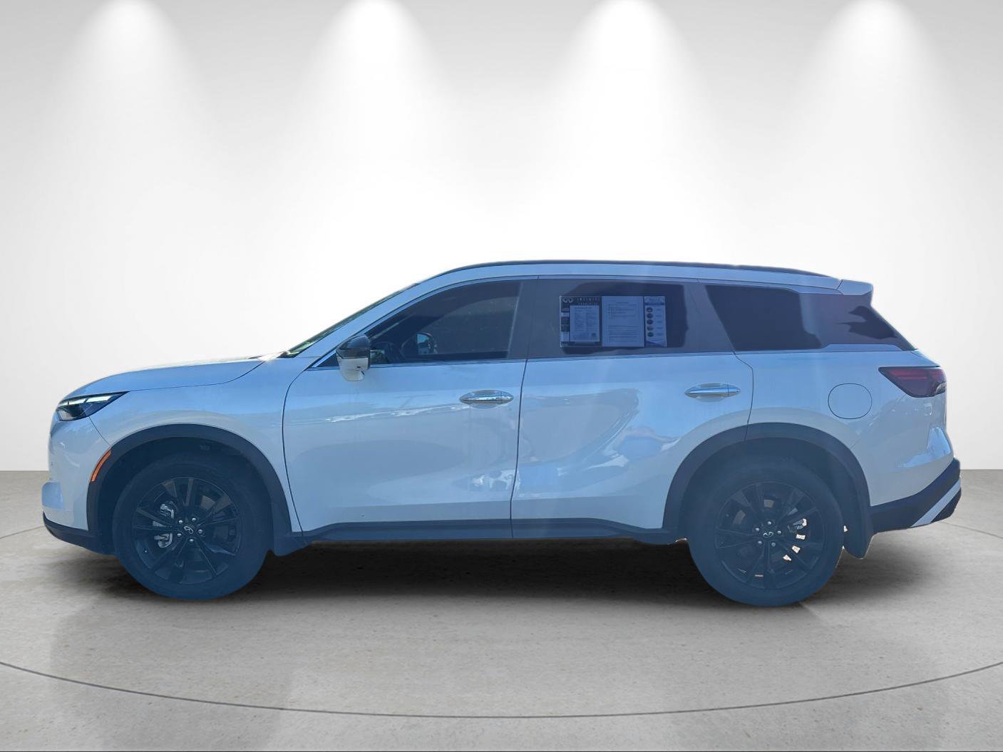Used 2025 INFINITI QX60 Luxe w/ Black Edition AWD/4WD image 2