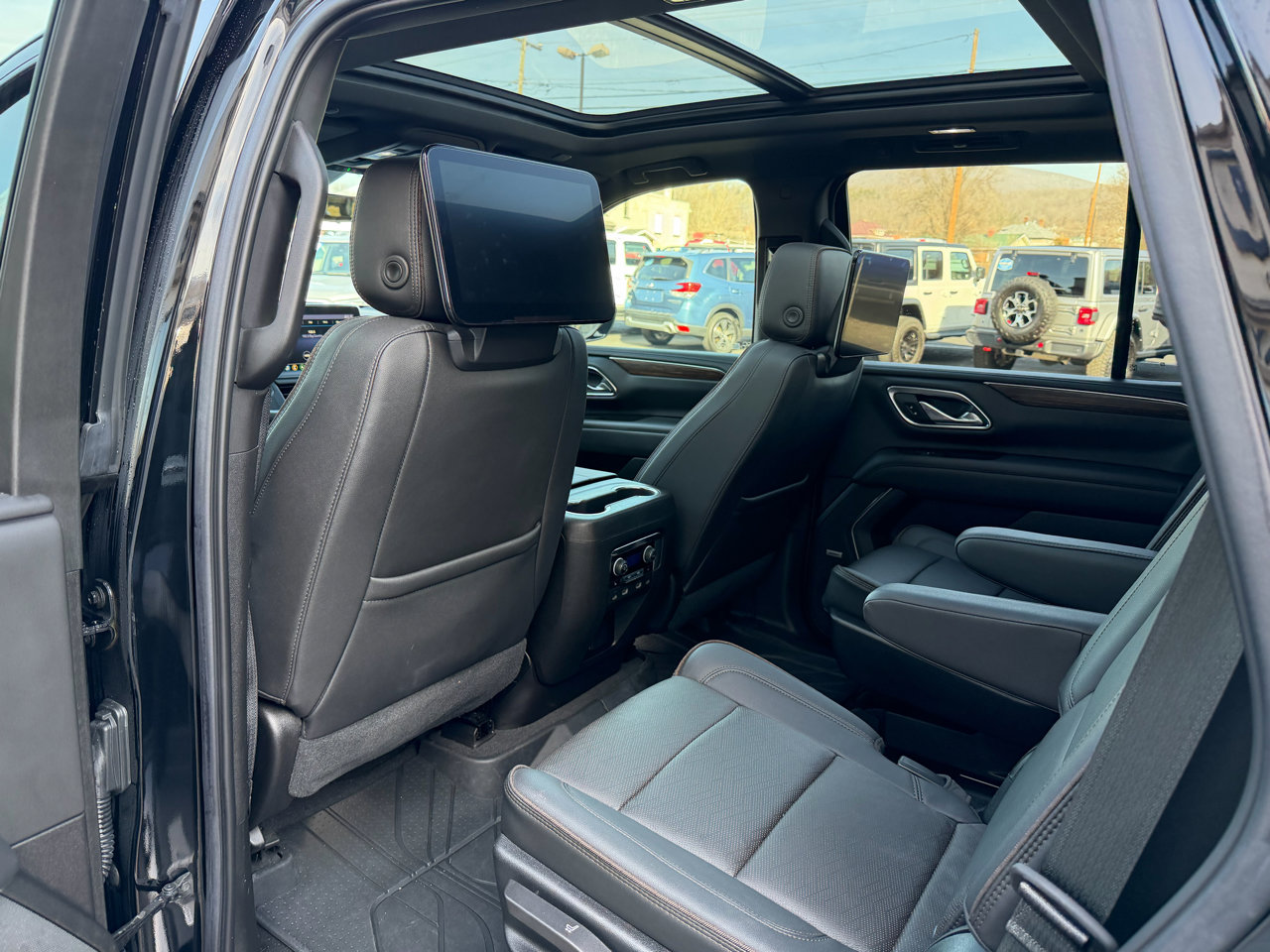 Used 2021 Chevrolet Tahoe High Country w/ Premium Package 2 image 27