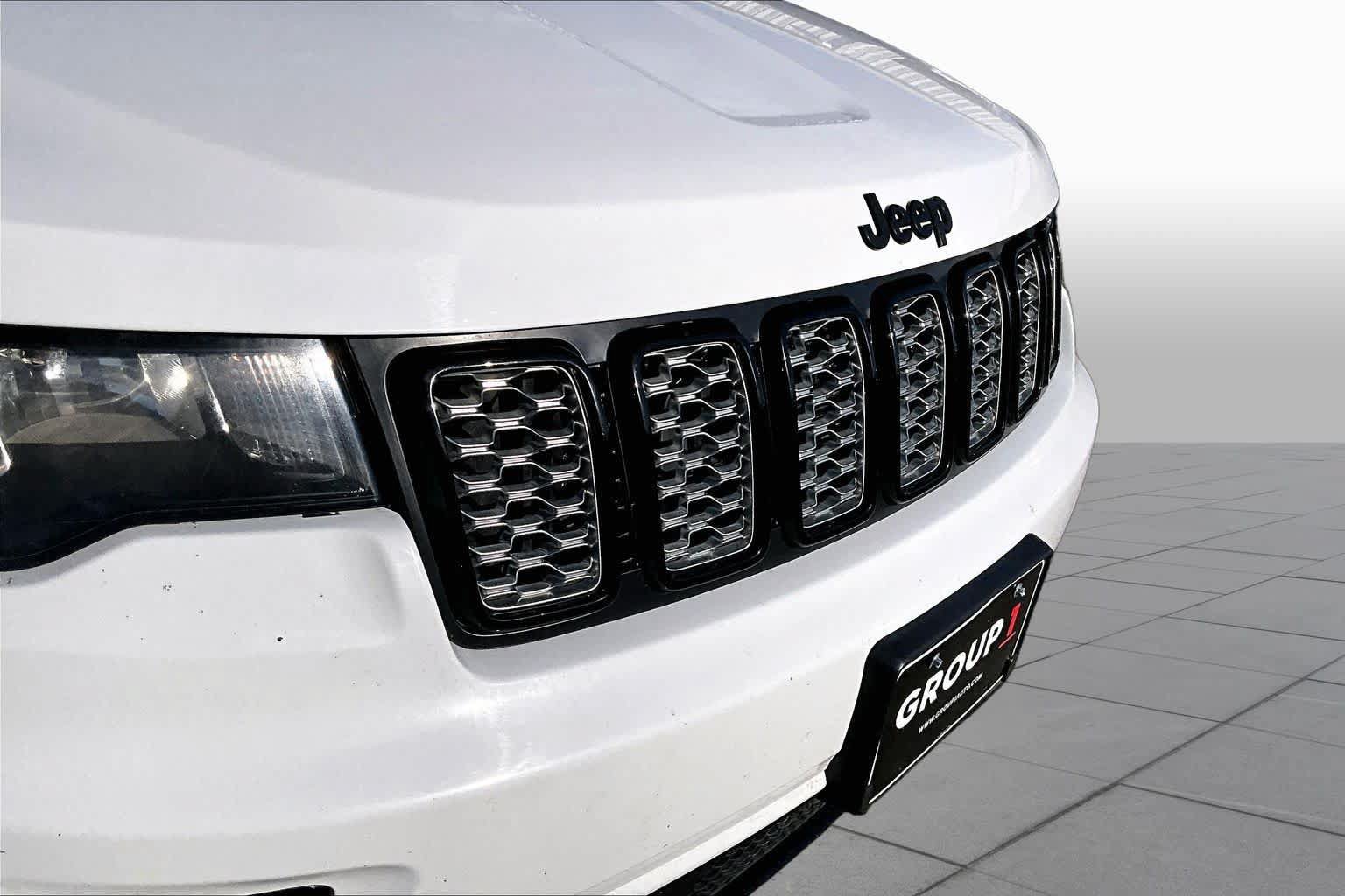 Used 2018 Jeep Grand Cherokee Altitude RWD image 30