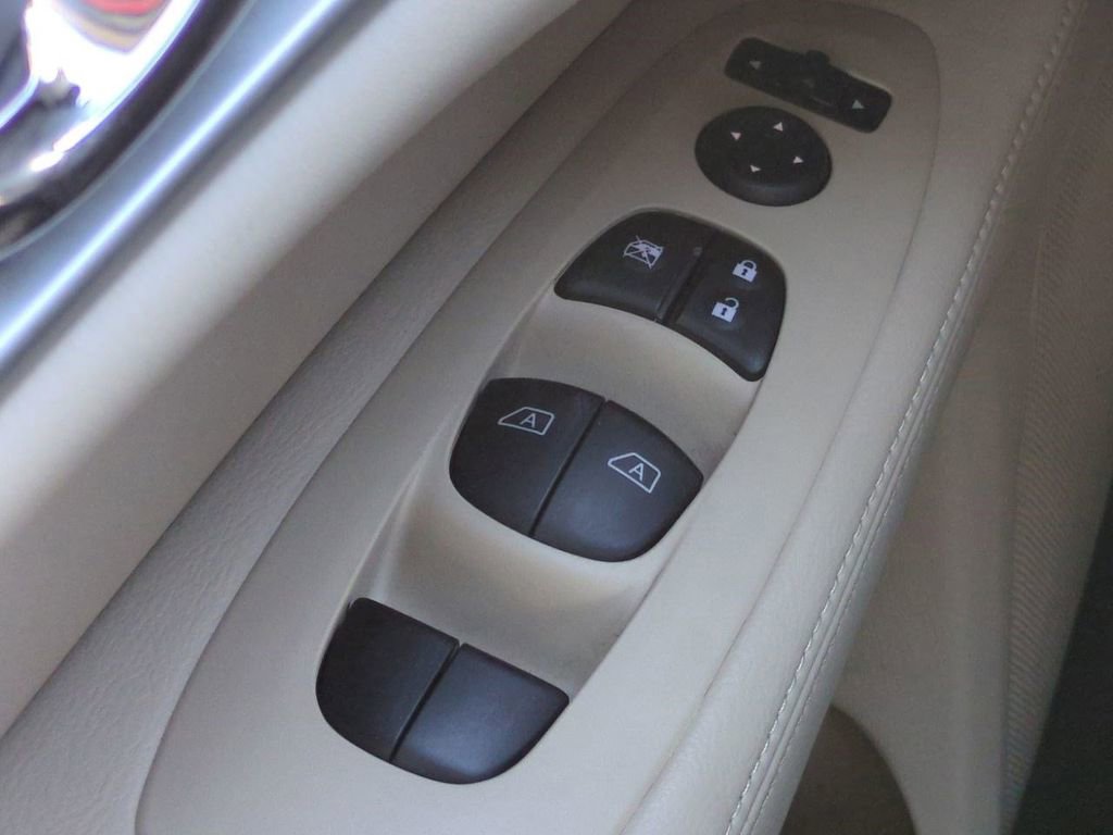 Used 2017 Nissan Pathfinder SL w/ SL Tech Package image 25