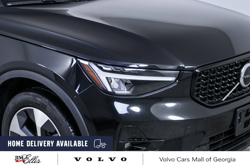 Certified 2023 Volvo XC40 B5 Plus w/ Protection Package Premier image 37