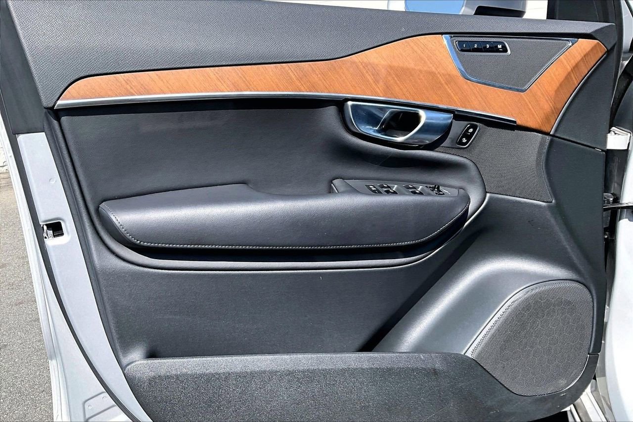 Used 2024 Volvo XC90 B5 Plus image 27