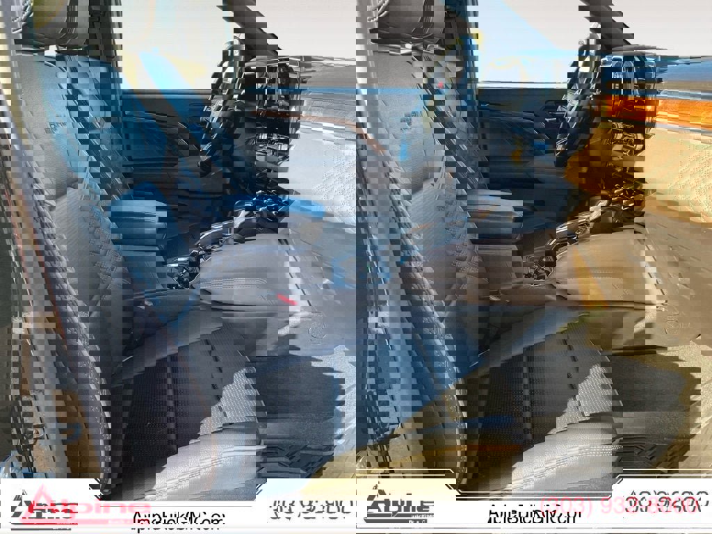 Used 2024 GMC Canyon Denali image 15