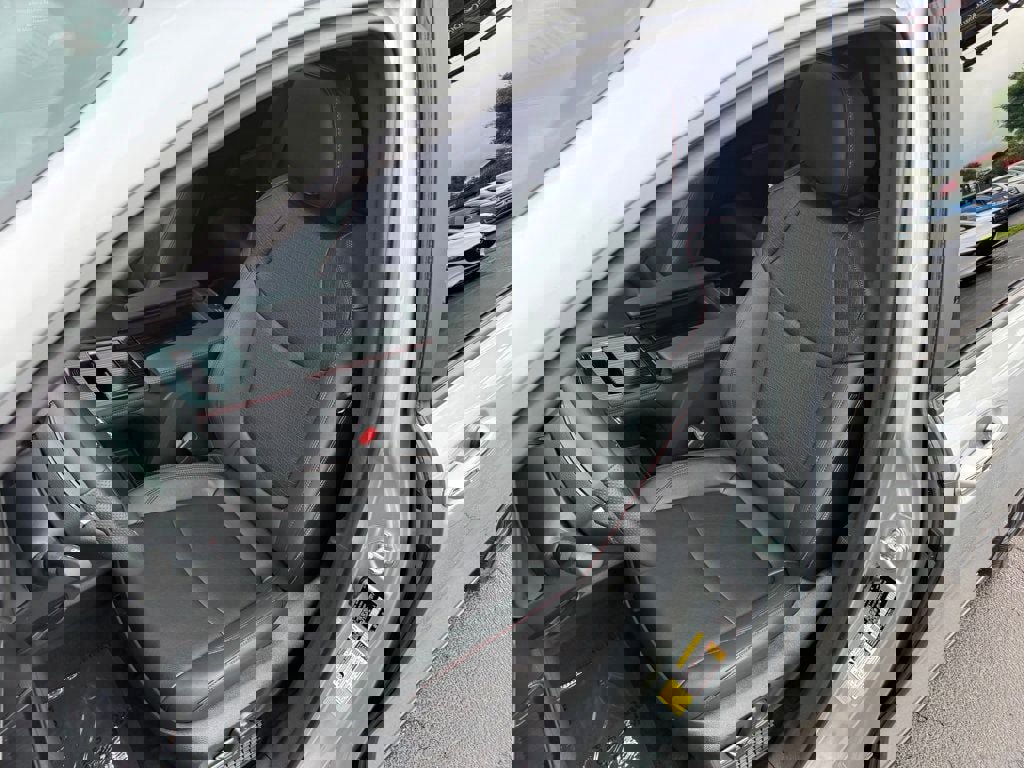 Used 2025 Toyota Sienna XSE image 10