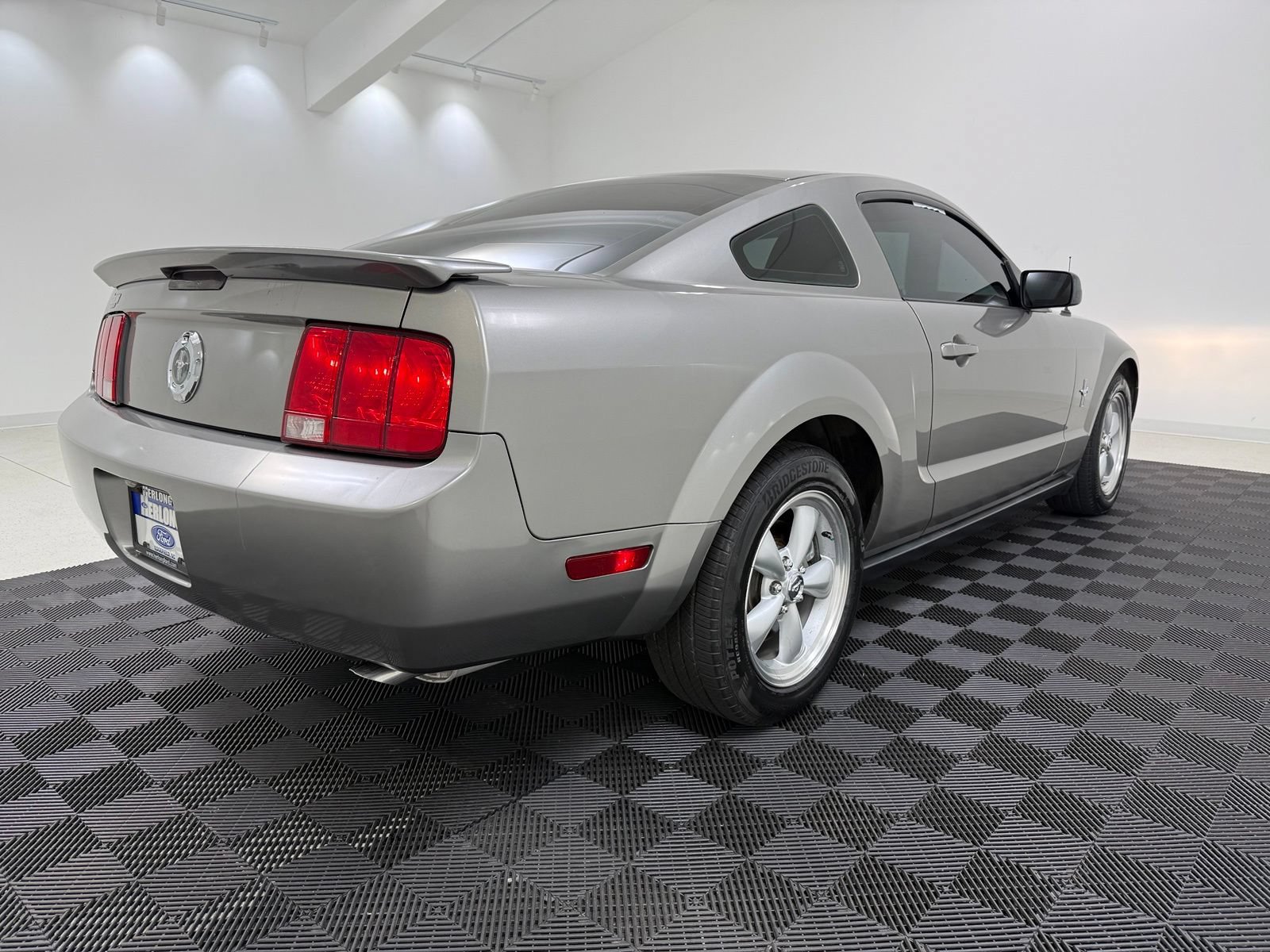 Used 2008 Ford Mustang Premium RWD image 7