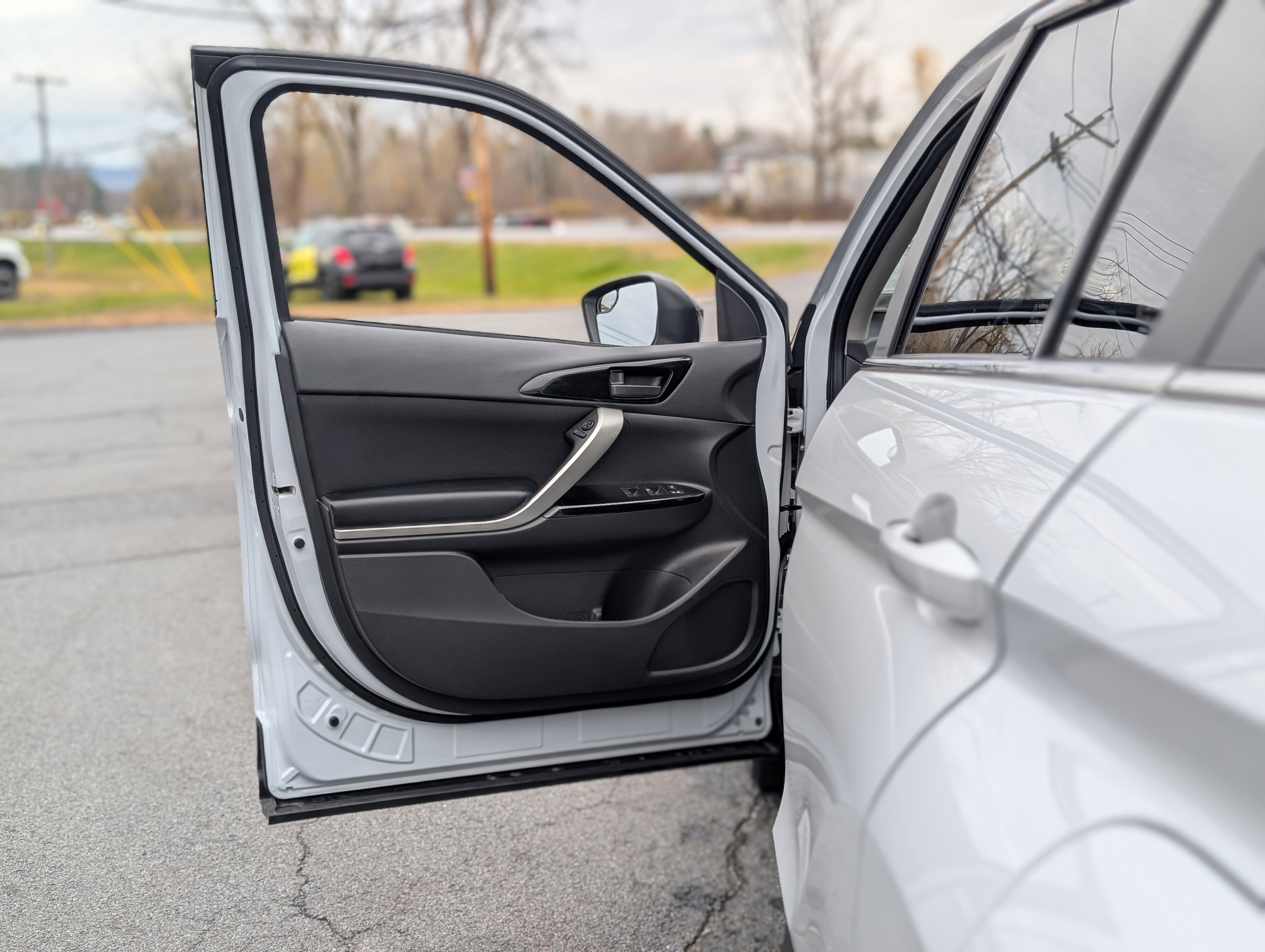 Used 2024 Mitsubishi Eclipse Cross LE image 25