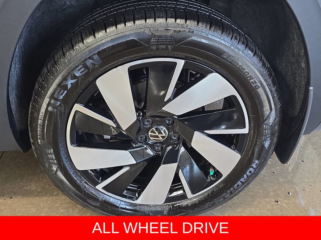 Used 2025 Volkswagen Atlas Cross Sport SE AWD/4WD image 33