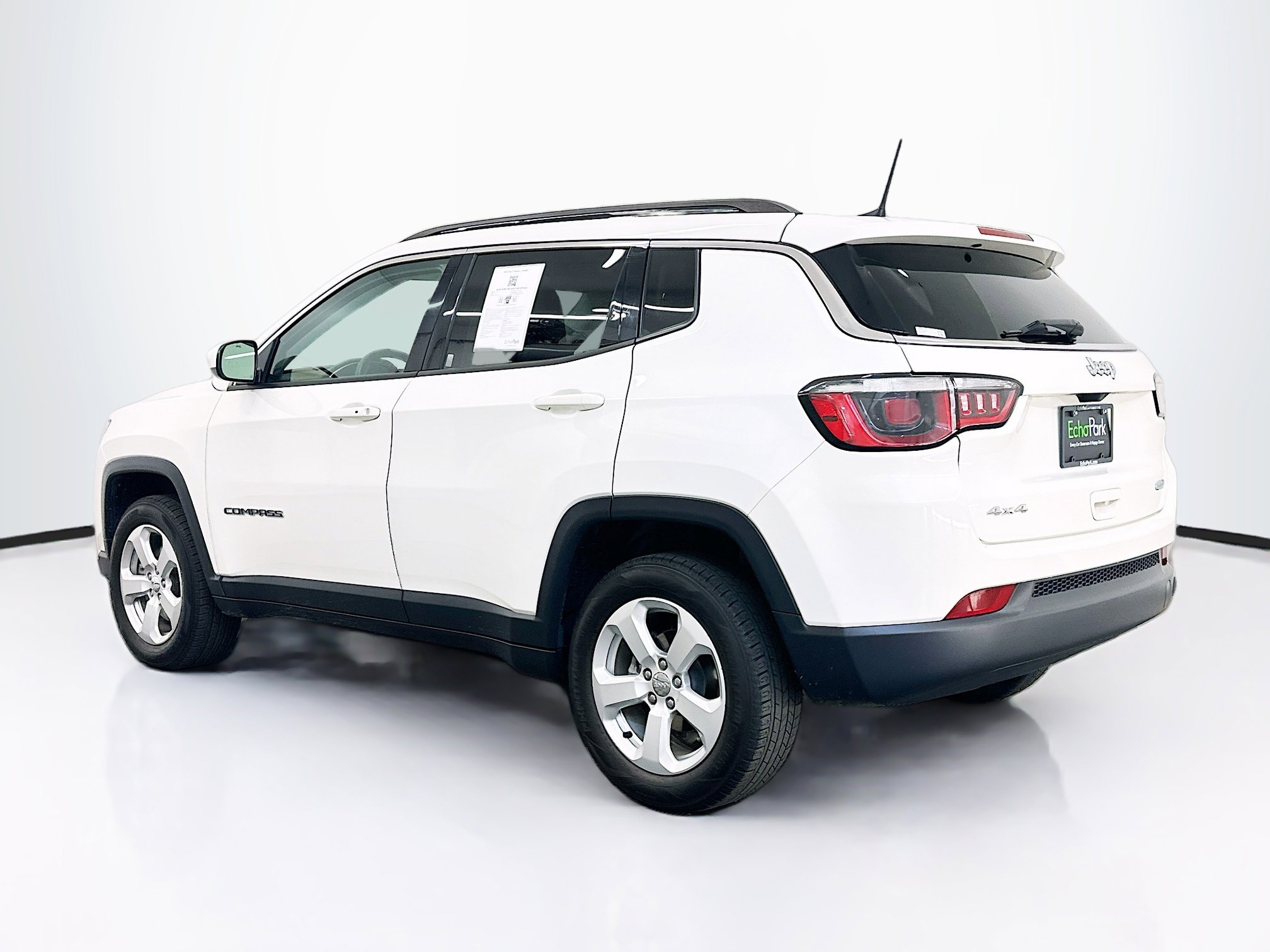 Used 2018 Jeep Compass Latitude w/ Popular Equipment Group AWD/4WD image 5
