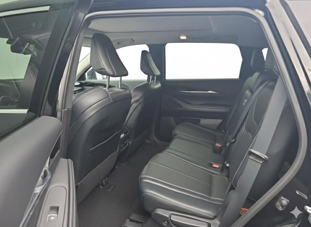 Used 2023 INFINITI QX60 Pure image 9