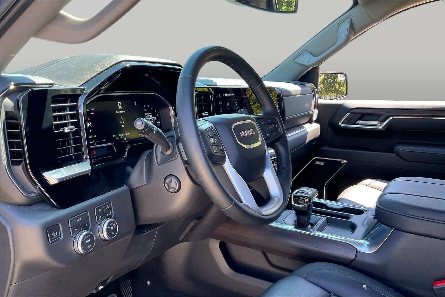 Used 2026 GMC Sierra 1500 SLT AWD/4WD image 18