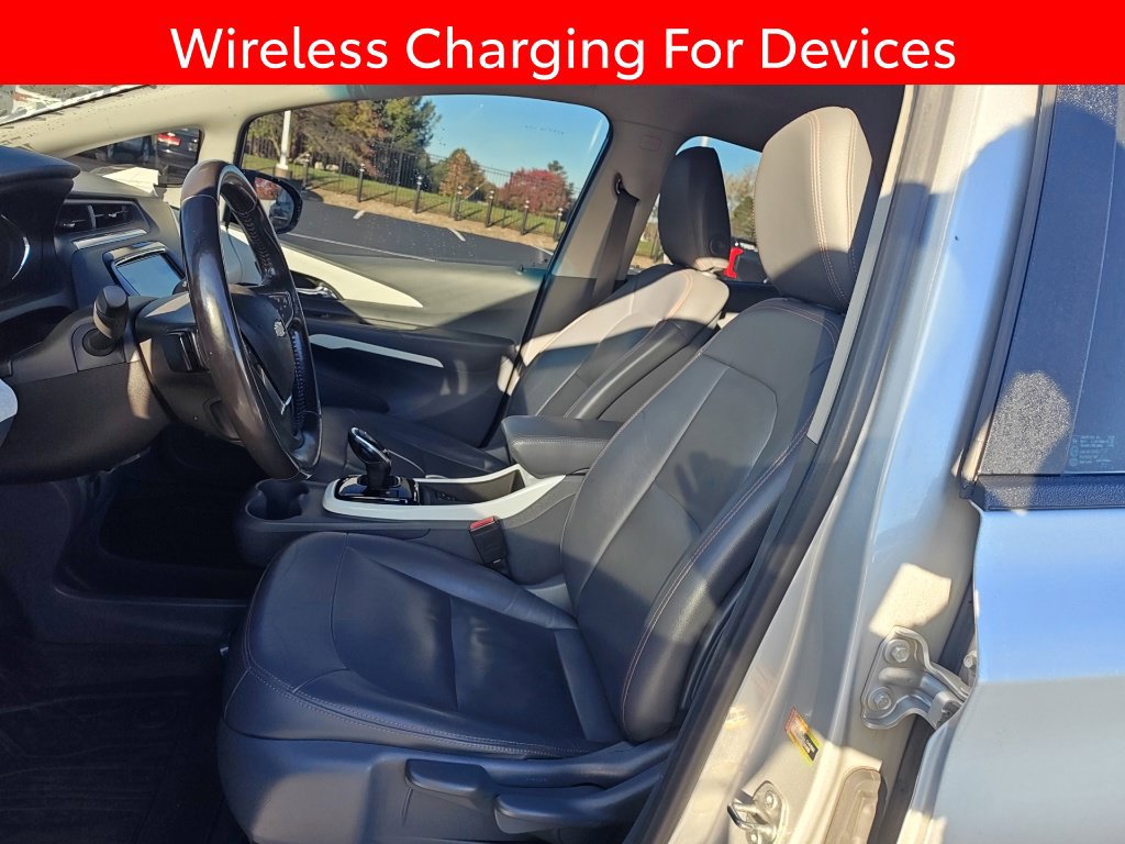 Used 2020 Chevrolet Bolt Premier w/ Infotainment Package FWD image 9